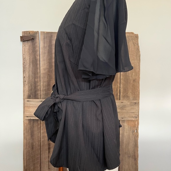 SKUE CURVE Size 1X Black Wrap Around Blouse - Picture 3 of 10